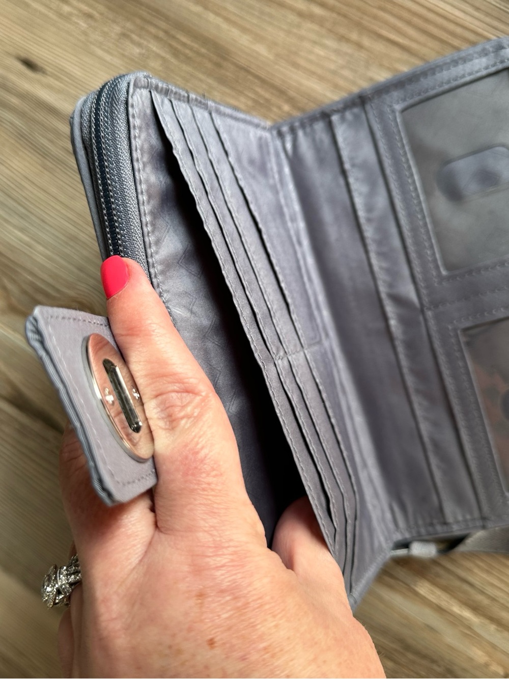 Vera Bradley Quilted Light Gray Turn-Lock Wallet - Picture 3 of 9